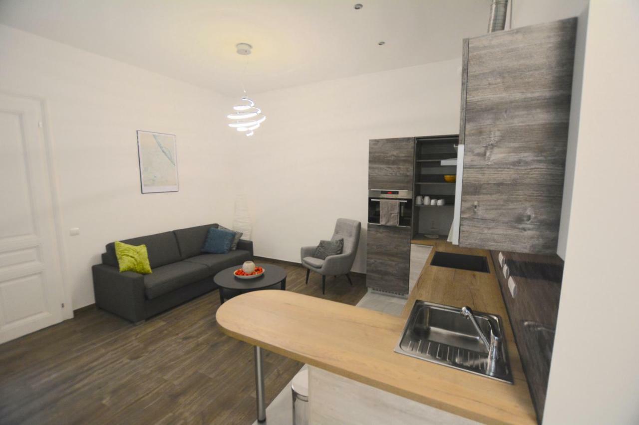 Apartment Prater&center Mit Eigener Terrasse *