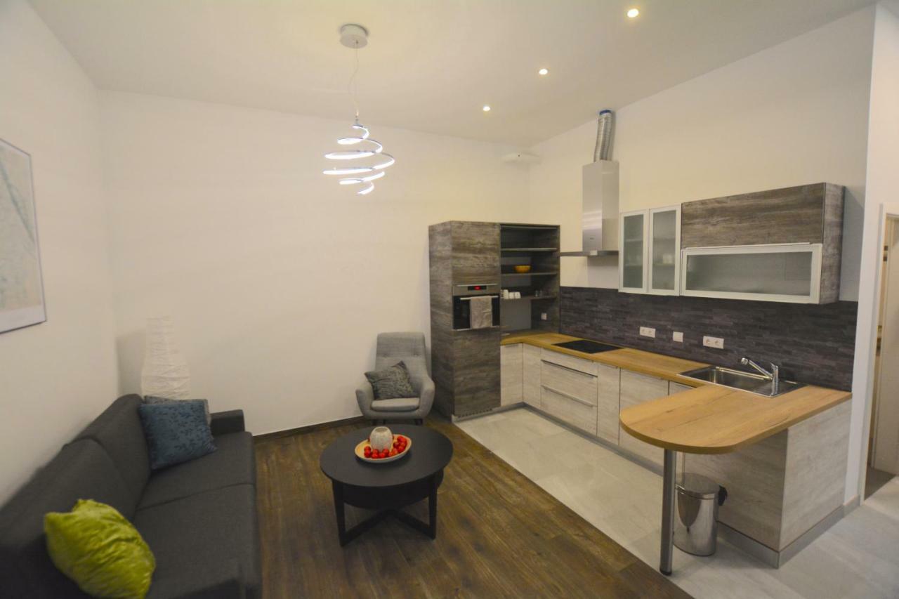 Apartment Prater&center Mit Eigener Terrasse *